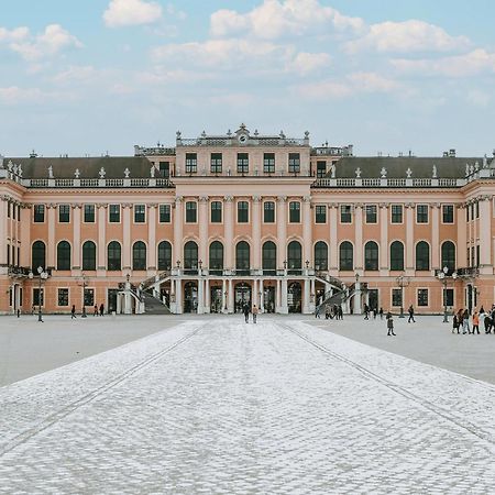 Living Hotel An Der Oper Вена Экстерьер фото
