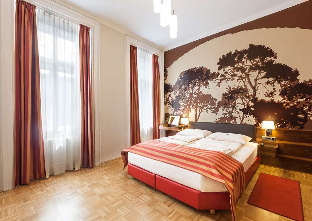 Living Hotel An Der Oper Вена Экстерьер фото
