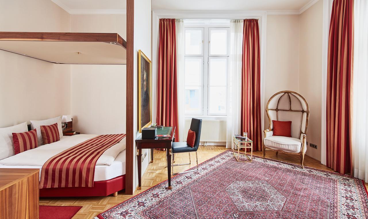 Living Hotel An Der Oper Вена Экстерьер фото