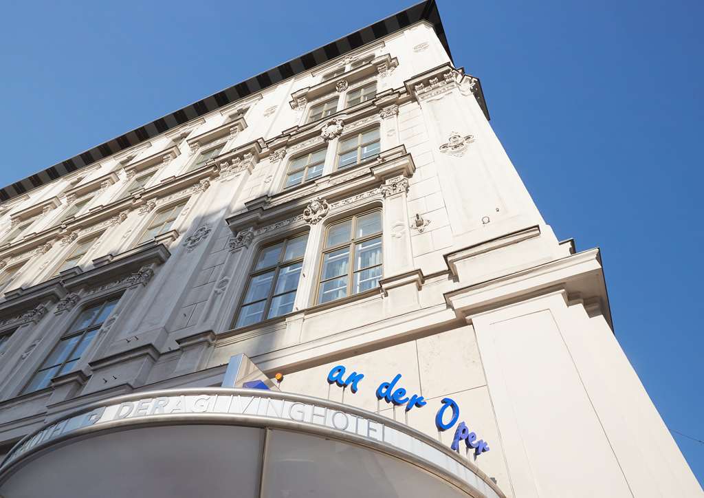 Living Hotel An Der Oper Вена Экстерьер фото